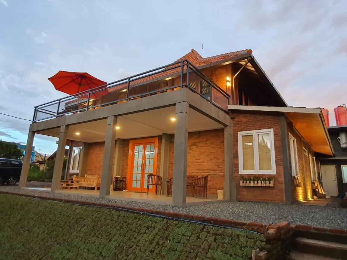 Wulan Cottage Lembang Exterior foto